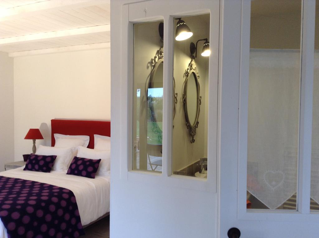 Bed and Breakfast La Grange D'Aunis Aigrefeuille-dʼAunis Habitación foto