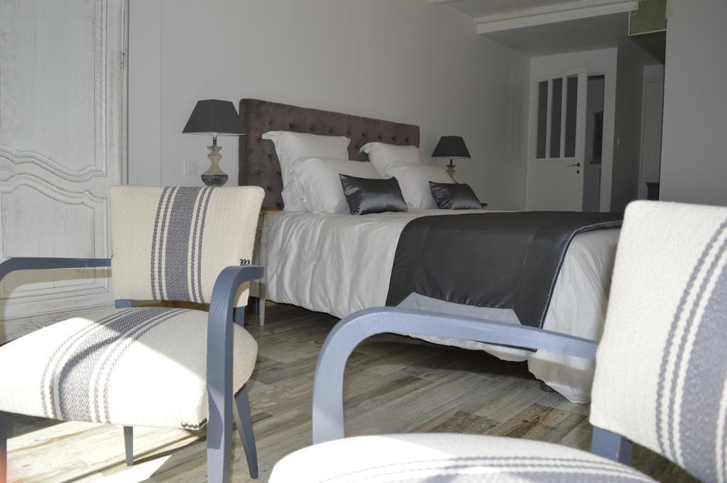 Bed and Breakfast La Grange D'Aunis Aigrefeuille-dʼAunis Habitación foto